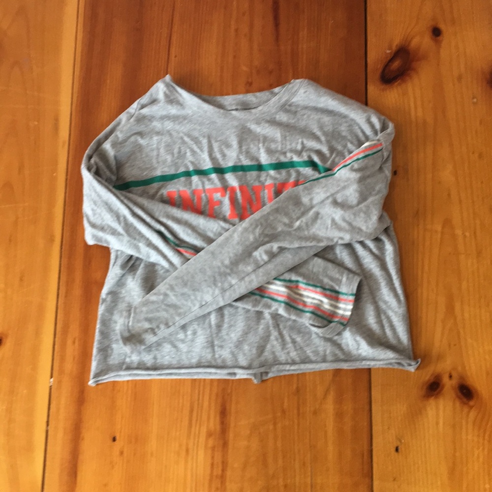 Juniors cropped long sleeve shirt